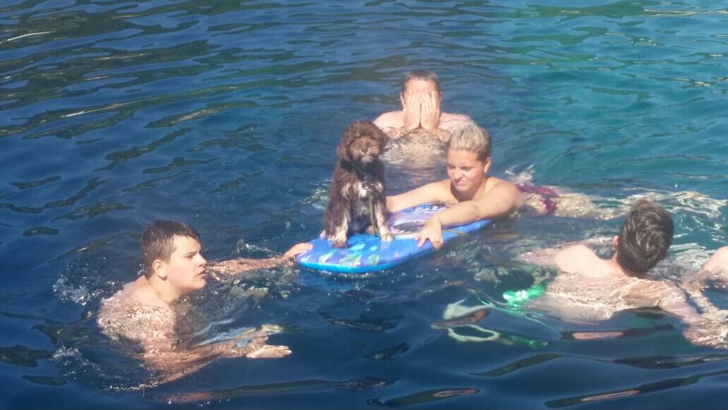 Tibi in Kroatien am Meer